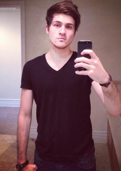 Anthony Padilla photo