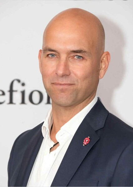 Anthony Starr