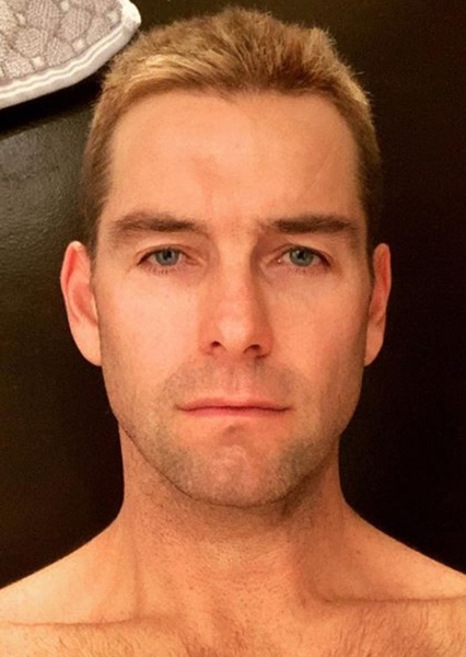 Anthony Starr photo