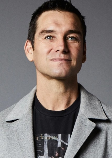 Anthony Starr photo