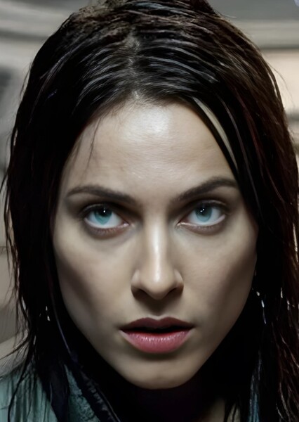 Antje Traue photo