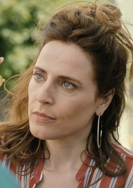 Antje Traue photo