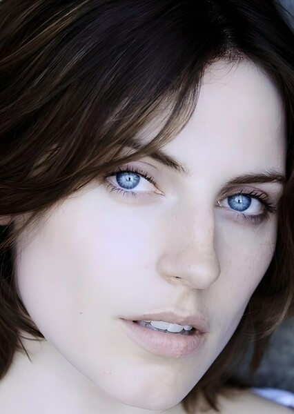 Antje Traue photo
