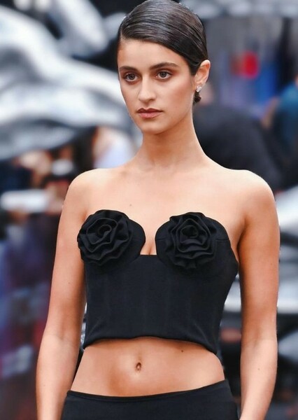 Anya Chalotra