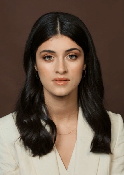 Anya Chalotra photo