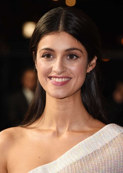 Anya Chalotra photo