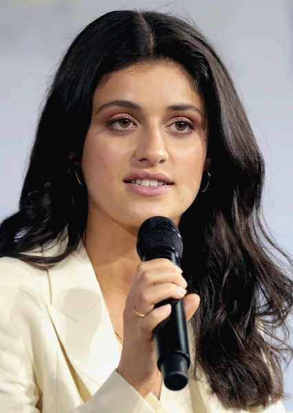 Anya Chalotra photo