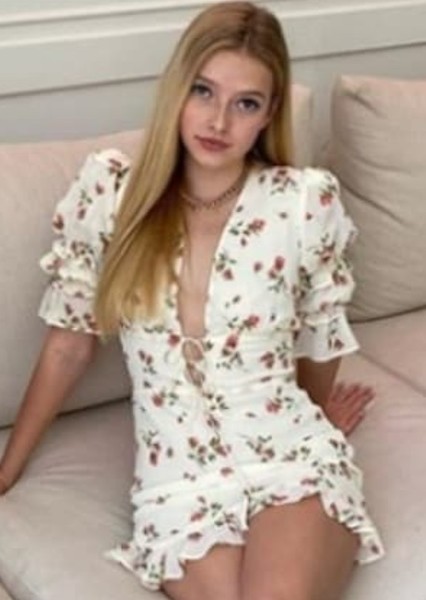 Apple Martin photo