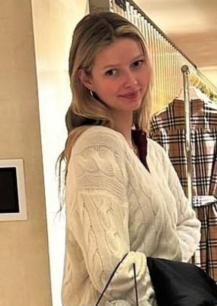 Apple Martin photo