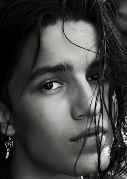 Aramis Knight photo