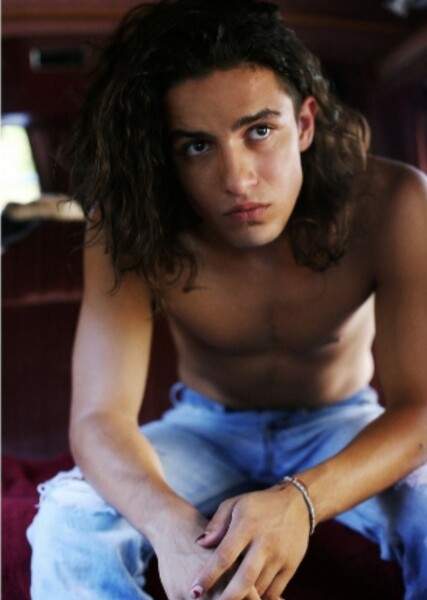 Aramis Knight photo