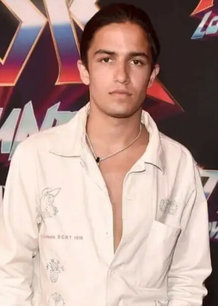 Aramis Knight photo