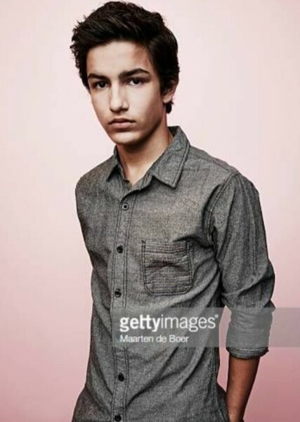 Aramis Knight photo