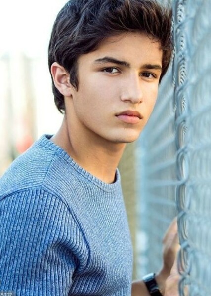 Aramis Knight photo