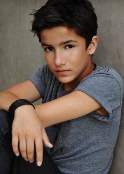 Aramis Knight photo