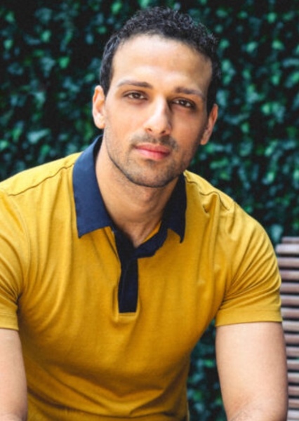 Ari'el Stachel photo