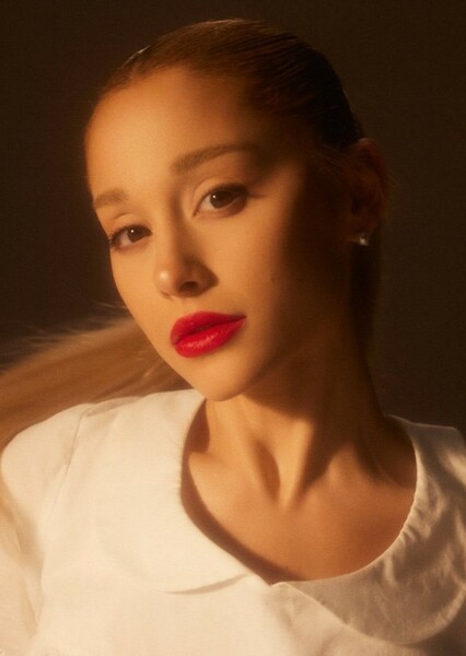 Ariana Grande photo