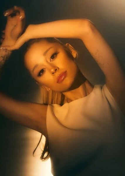 Ariana Grande photo