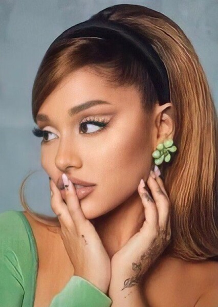 Ariana Grande photo