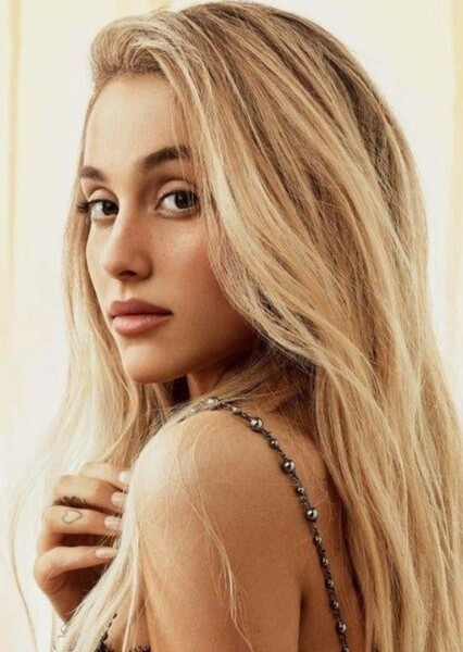 Ariana Grande photo