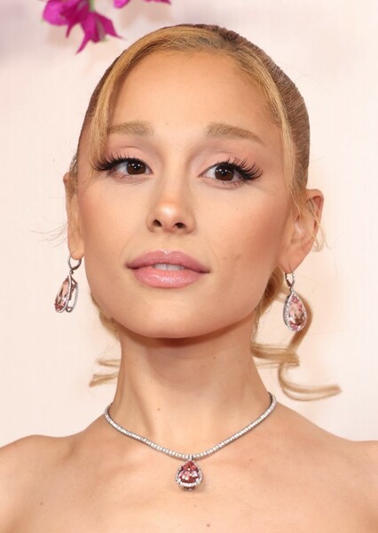 Ariana Grande photo