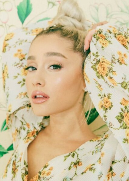 Ariana Grande photo