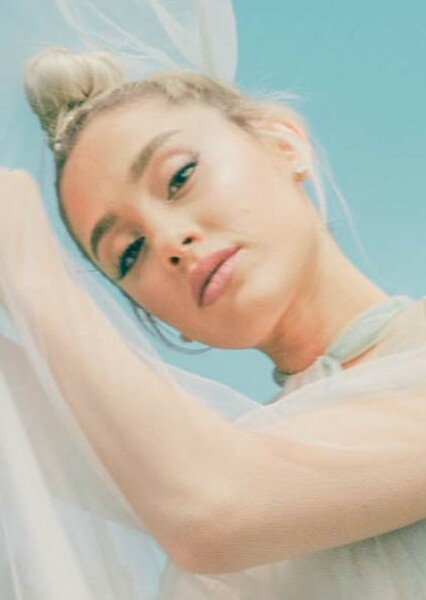 Ariana Grande photo