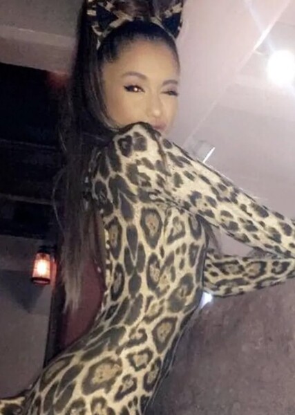 Ariana Grande photo