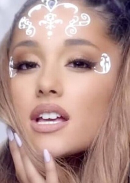 Ariana Grande photo