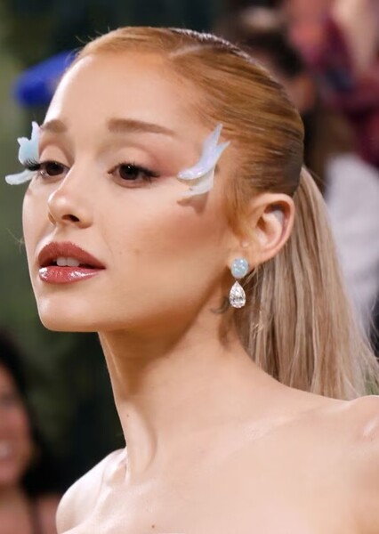 Ariana Grande photo