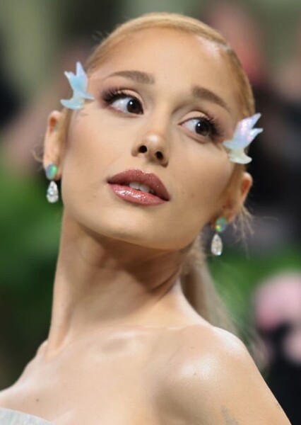 Ariana Grande photo