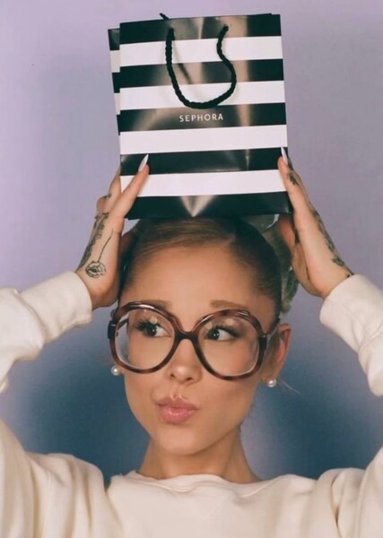 Ariana Grande photo