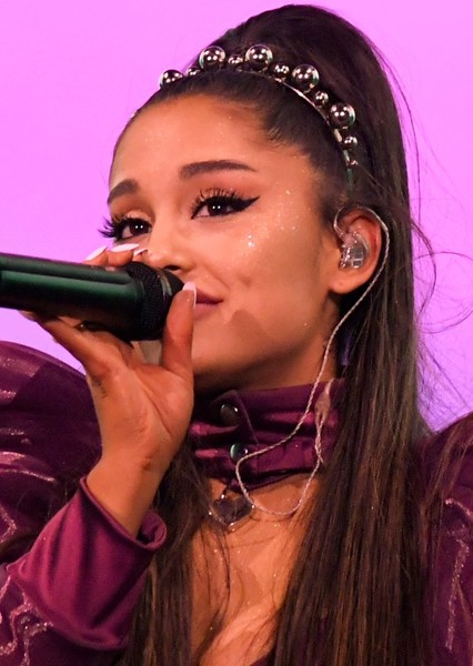 Ariana Grande photo