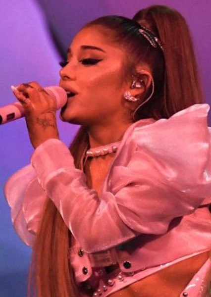 Ariana Grande photo