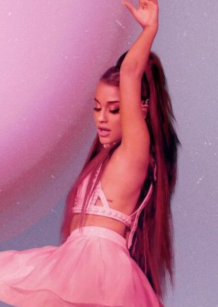 Ariana Grande photo