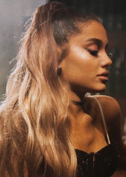 Ariana Grande photo