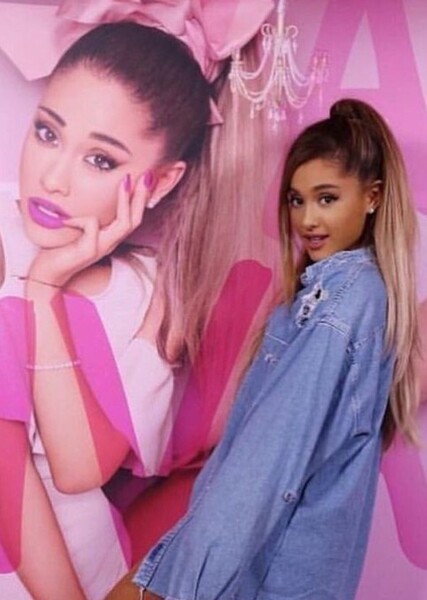 Ariana Grande photo