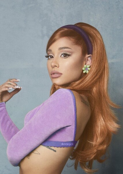 Ariana Grande photo