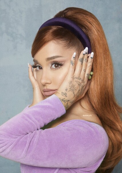 Ariana Grande photo