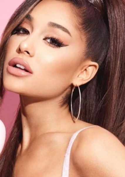 Ariana Grande photo
