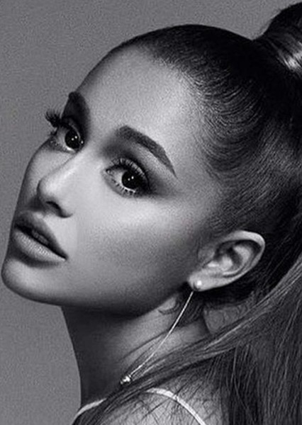 Ariana Grande photo
