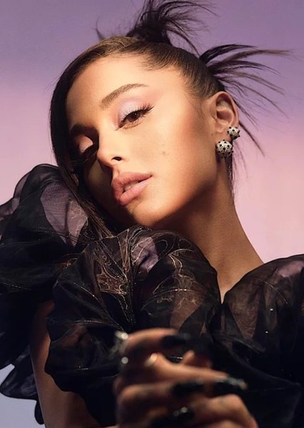 Ariana Grande photo