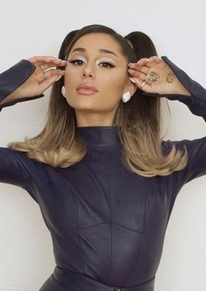 Ariana Grande photo