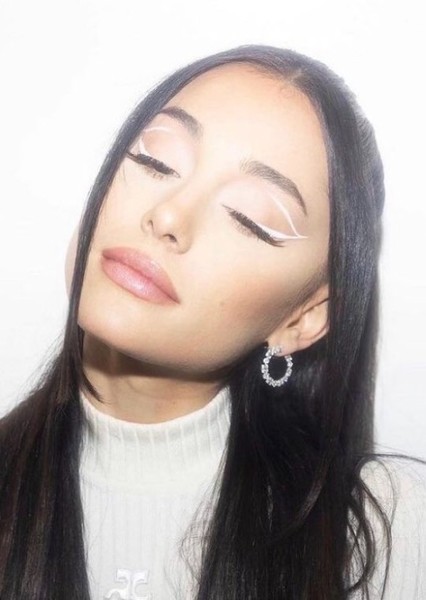 Ariana Grande photo