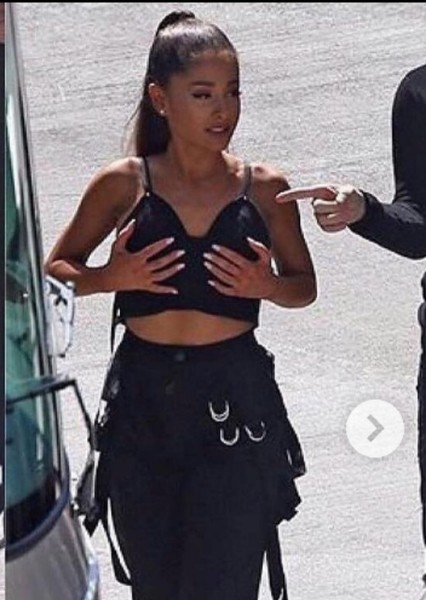 Ariana Grande photo
