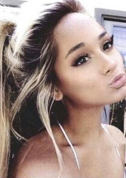 Ariana Grande photo