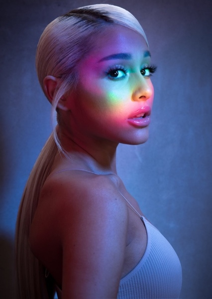 Ariana Grande photo