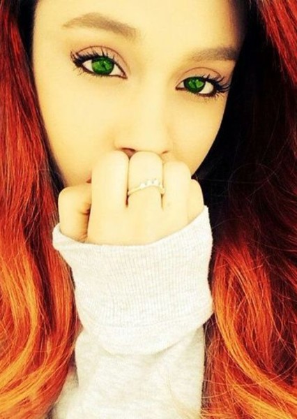 Ariana Grande photo