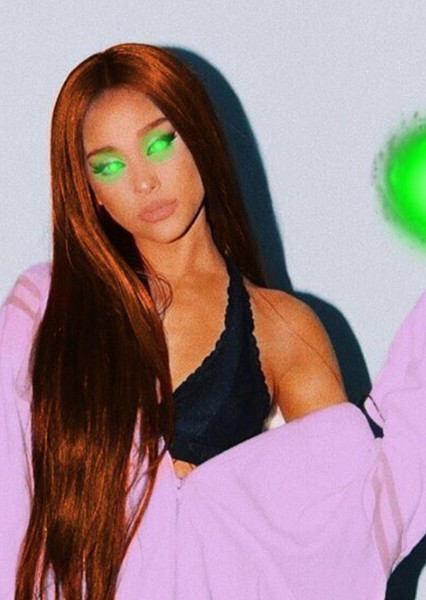 Ariana Grande photo