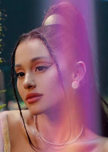 Ariana Grande photo